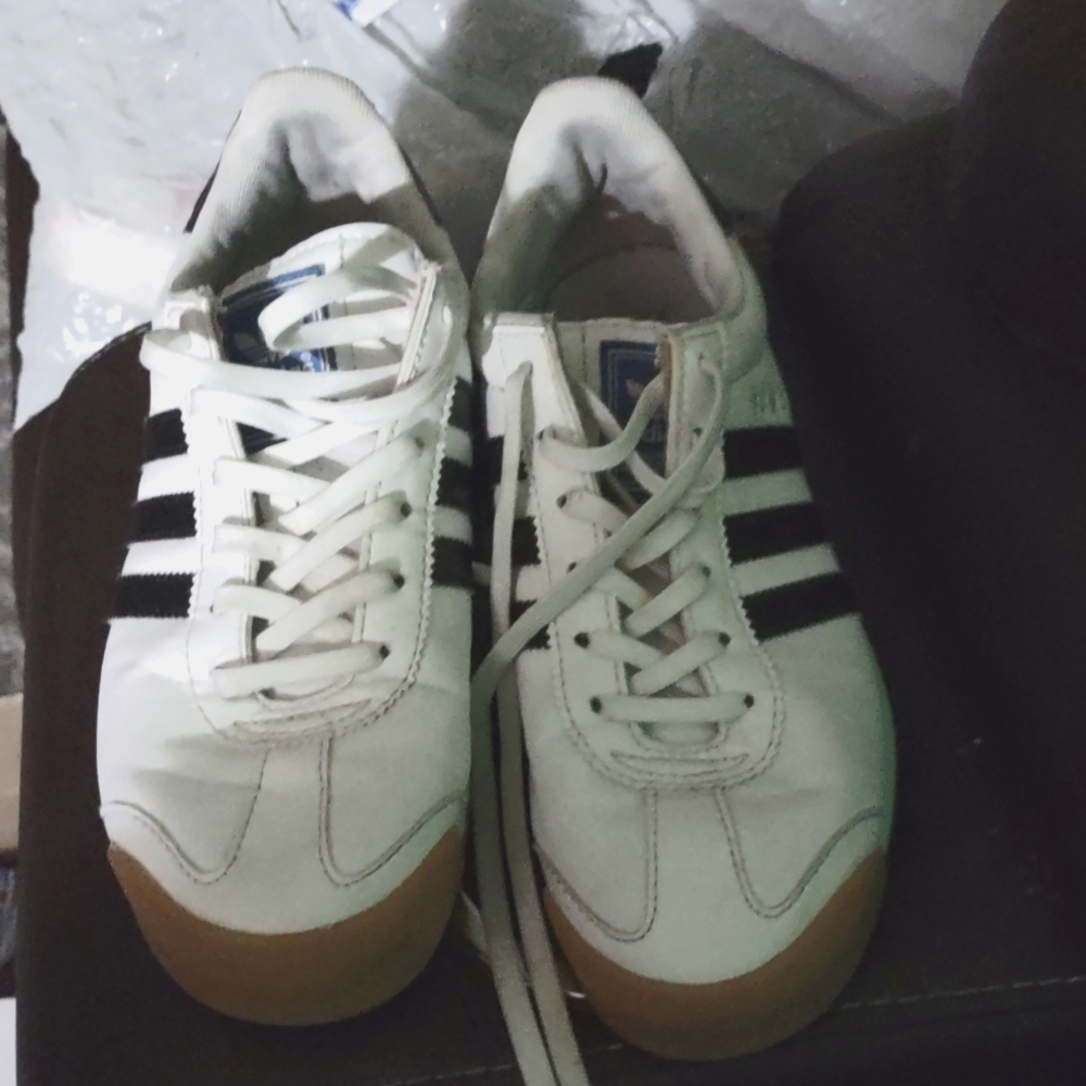 Adidas women's Samoa shoe